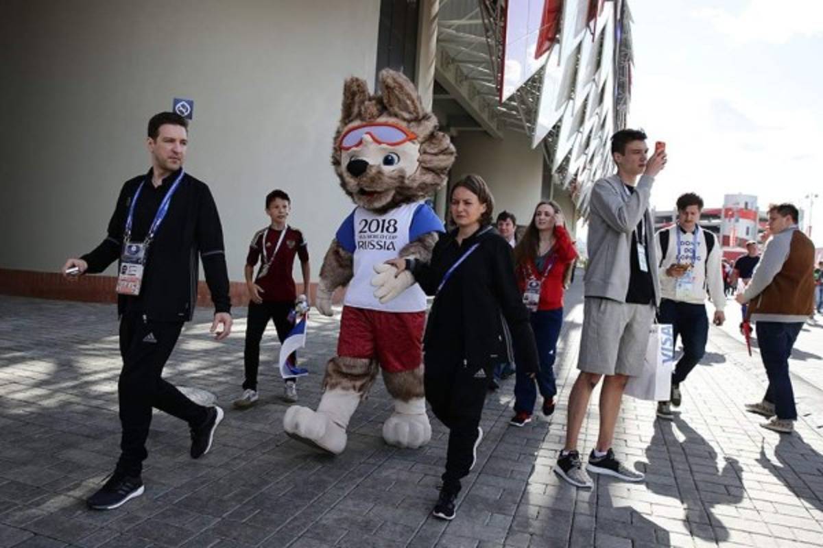 NO SE VIO EN TV: Le piden matrimonio a Cristiano en la Copa Confederaciones