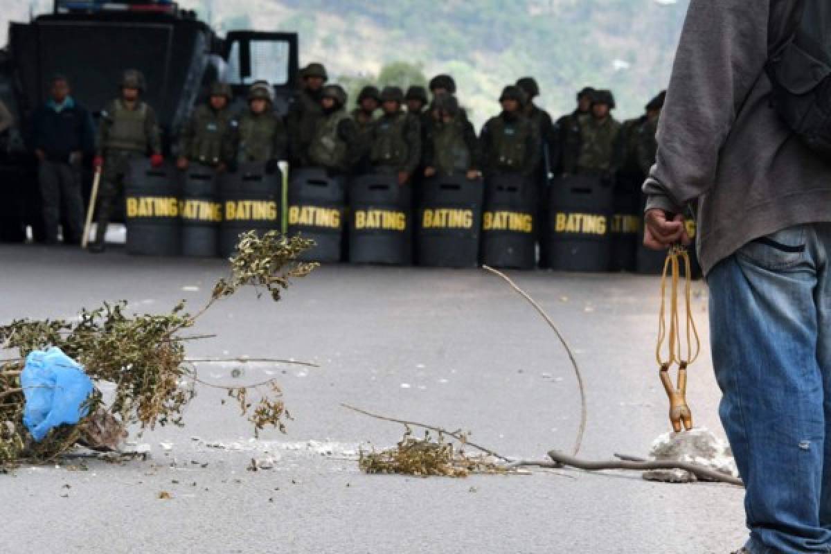 Bloqueos de calles y enfrentamientos dejan protestas en Honduras