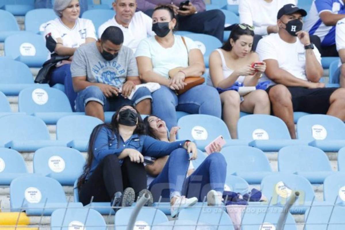 Honduras vs Panamá: El estadio Olímpico con lona, anillos de seguridad y primeros hinchas en llegar