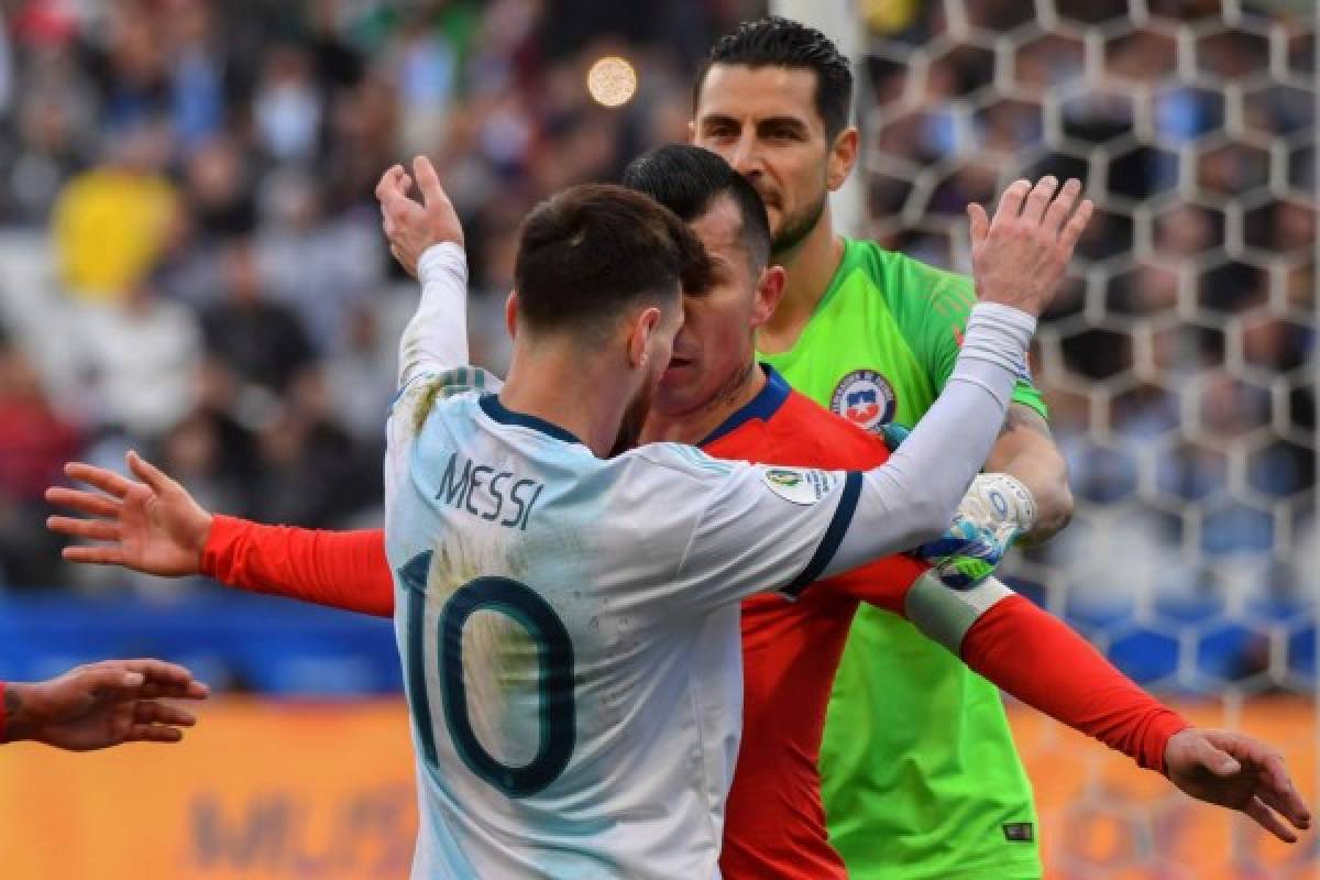 Fotos: Messi y Medel provocan fuerte pelea en el Argentina-Chile de la Copa América