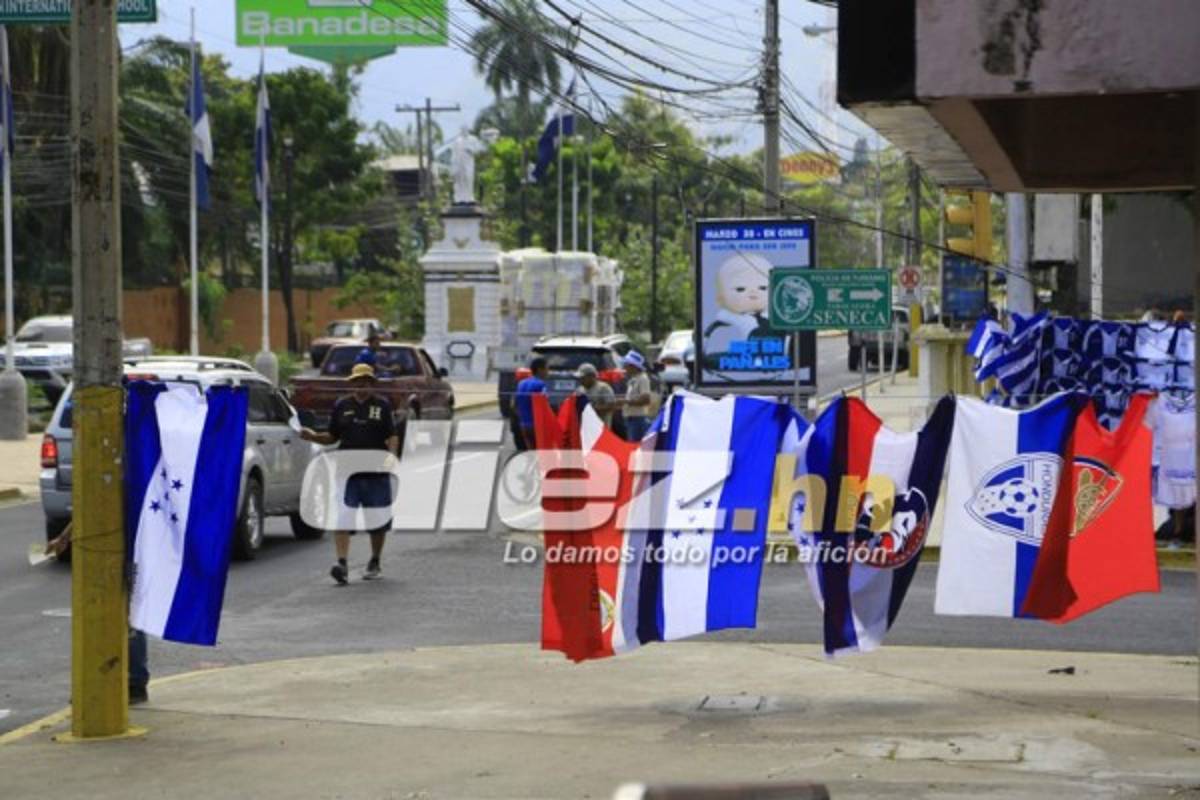 El ambiente en las afueras del Morazán a horas del Honduras-Costa Rica