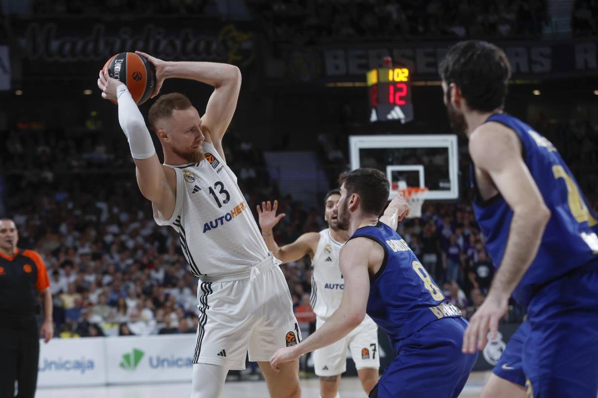 Modric realizó tremendo gesto y Mbappé con cara de pocos amigos: estrellas del Madrid sorprendieron en el clásico del Basketball