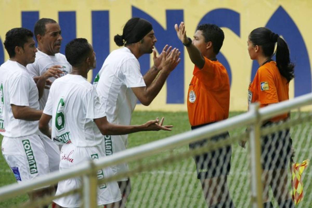 Fotos: Así es Shirley Perelló, la mujer árbitro más destacada en HonduraS