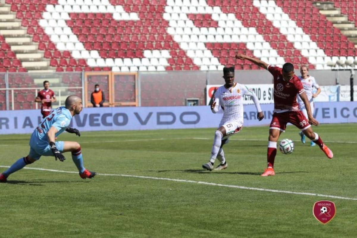 Rigoberto Rivas anota gol en el último suspiro y le da el triunfo al Reggina ante Reggiana en la Serie B