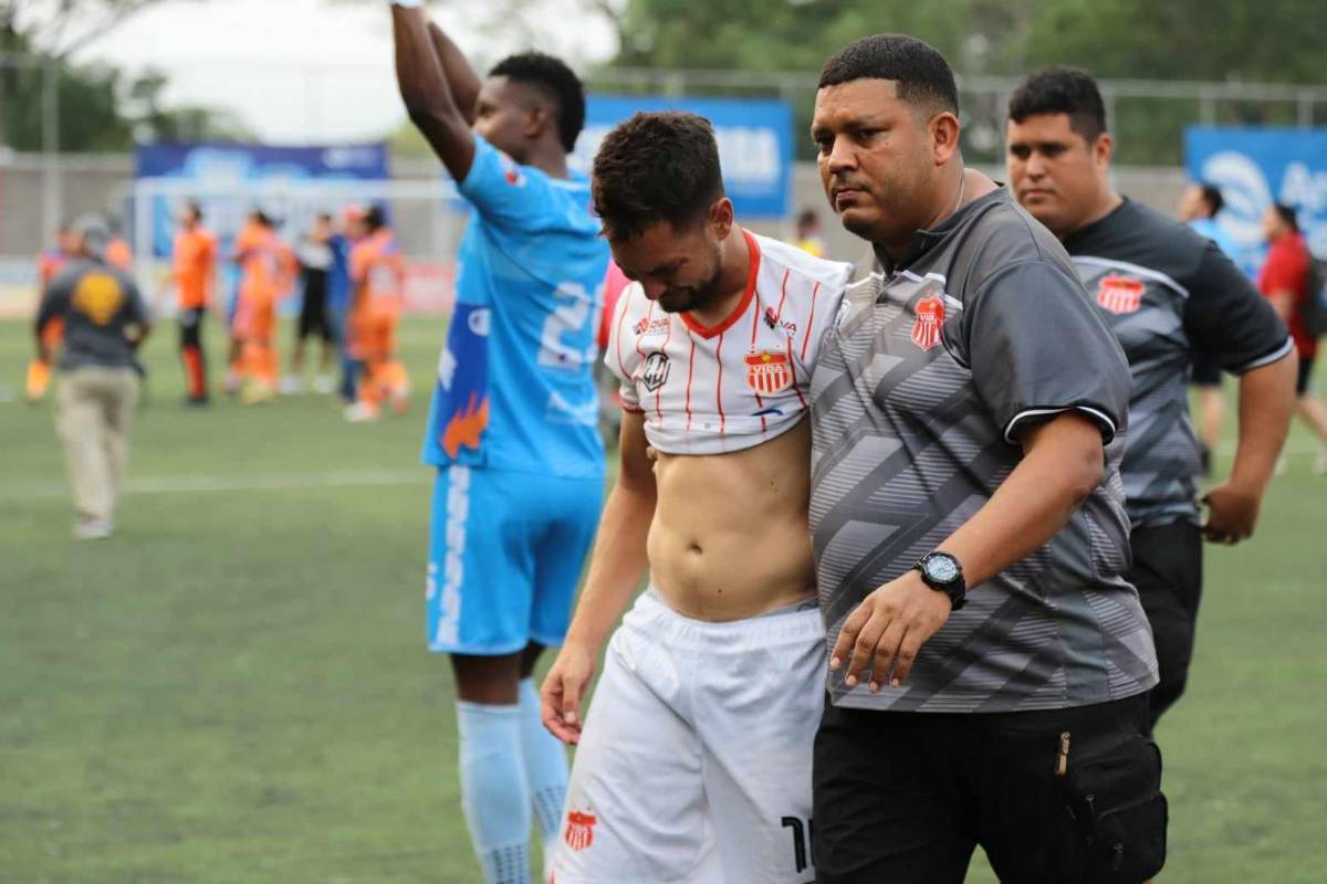 Vida desciende: ‘Chilo’ se derrumba, el llanto inquebrantable de Canales y el jugador que se escondió atrás de la meta para llorar