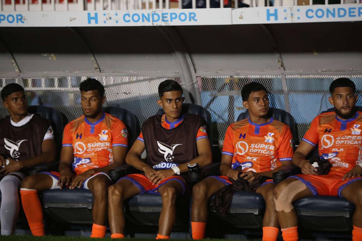 Doble récord y los besos de Auzmendi en su hat-trick y emotivo debut en el Motagua, ¿quién es el niño que brilló?