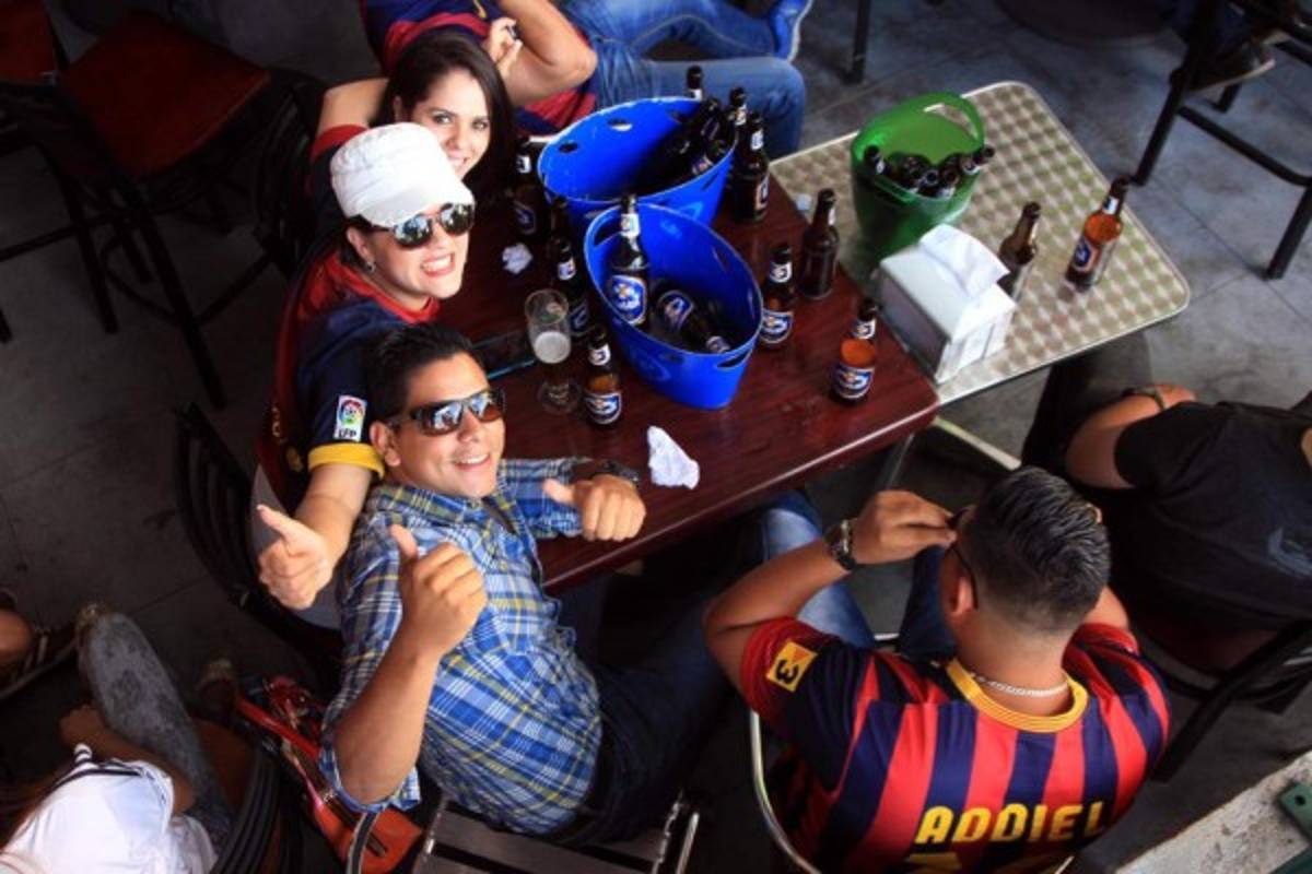 Ambientazo en Honduras con el clásico Barcelona-Real Madrid
