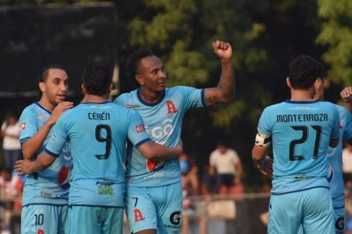 ¡Dramático! Luis Ángel Firpo consuma su descenso en El Salvador