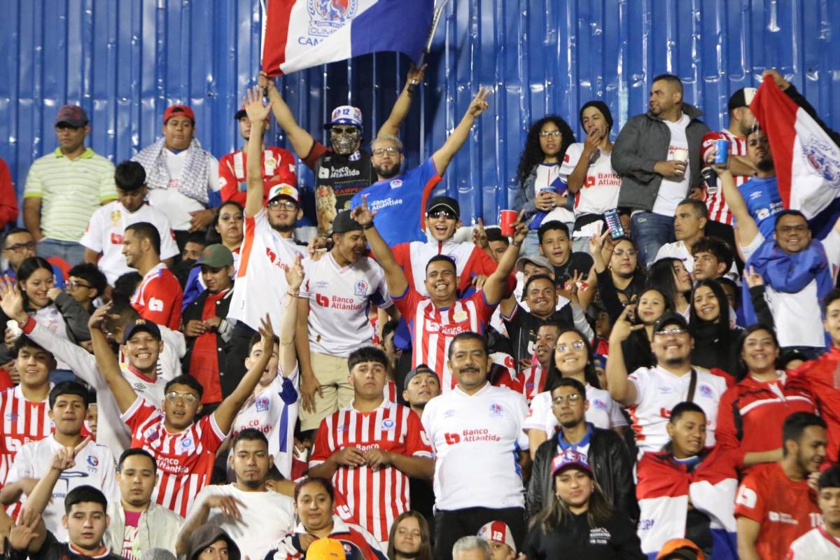 Impresionante recibimiento a Olimpia en la final contra Motagua, los tres legionarios europeos que sorprendieron y las dos bellezas