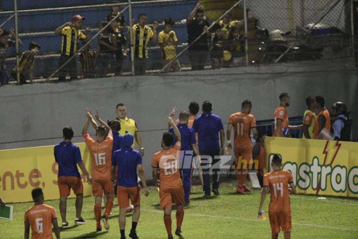 La tristeza de Real España y su gente en la noche que unos Lobos silenciaron el Morazán