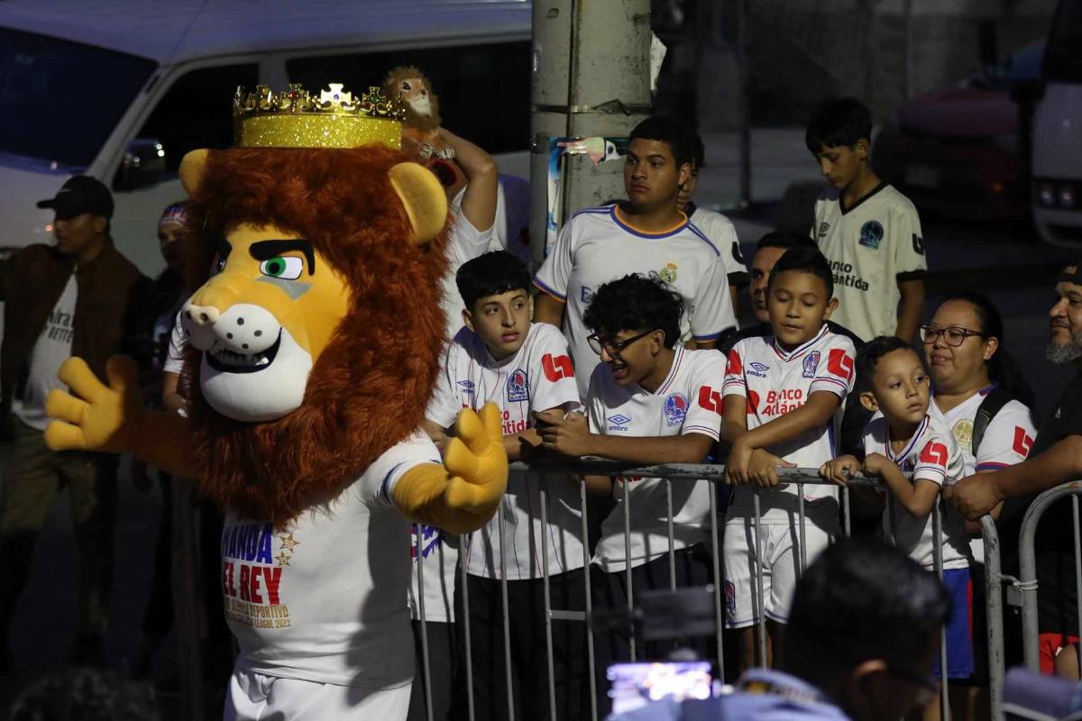 Olimpia vs Olancho FC: Los ‘gringos’ y venezolanos y lo que estos niños hicieron a los jugadores de potros en su llegada