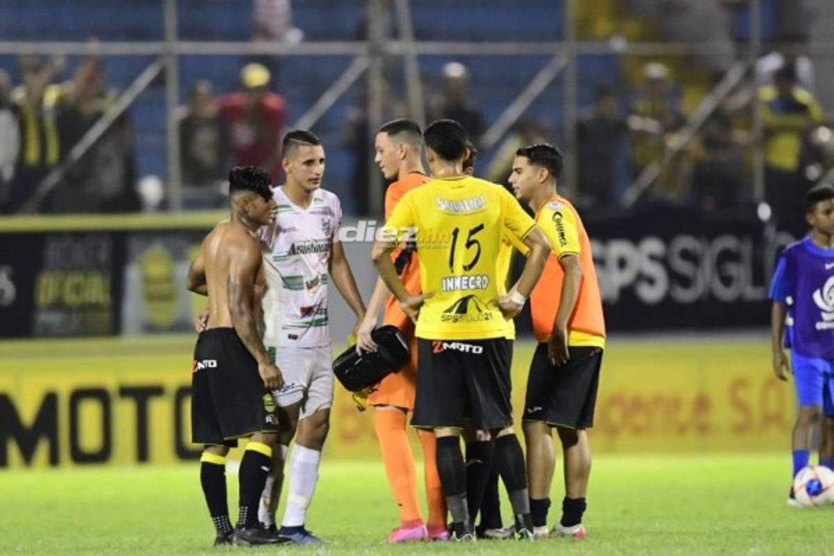 La bronca Pírez-Oseguera, el rostro del juvenil de Real España y el festejo del Chino López