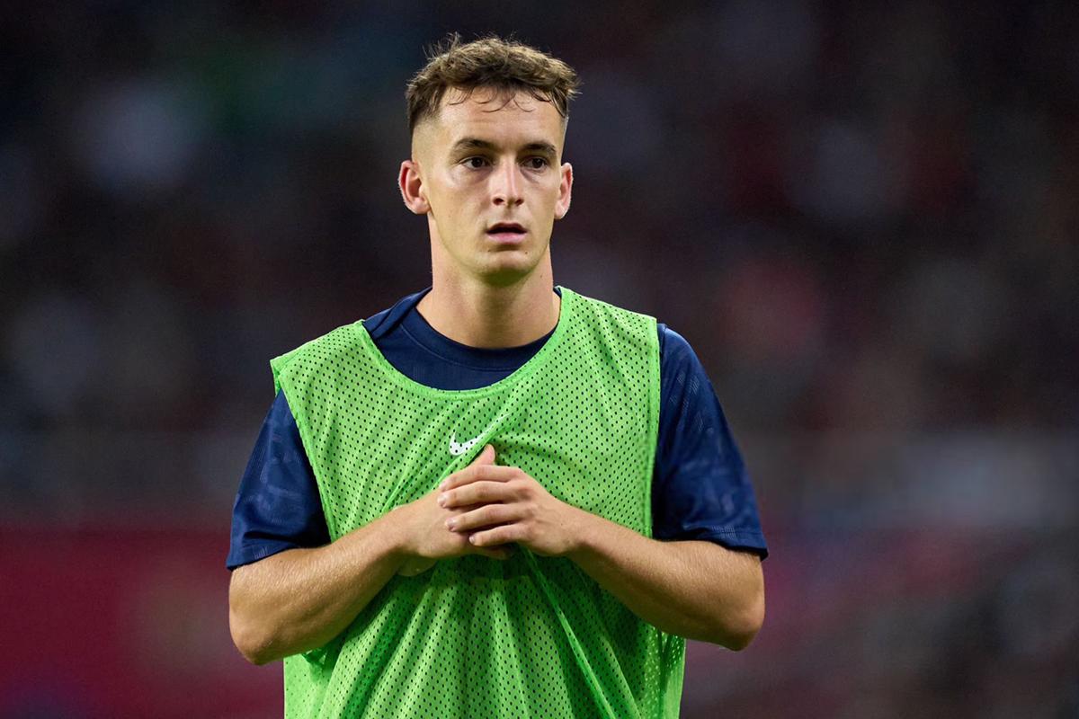 Marc Casadó ha perdido la titularidad en el Barcelona y Flick valora su salida.