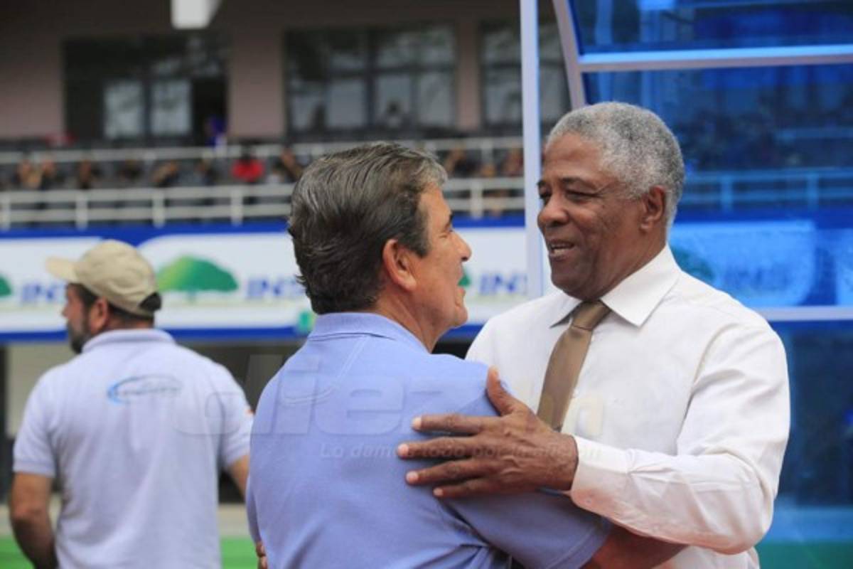 Así fue el homenaje del Alajuelense al técnico Jorge Luis Pinto