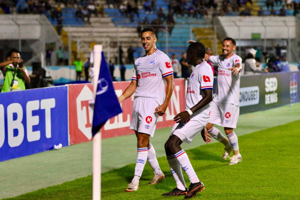 Locura de Olimpia tras quedar campeón, Espinel sorprendió y fiestón de la Ultra Fiel