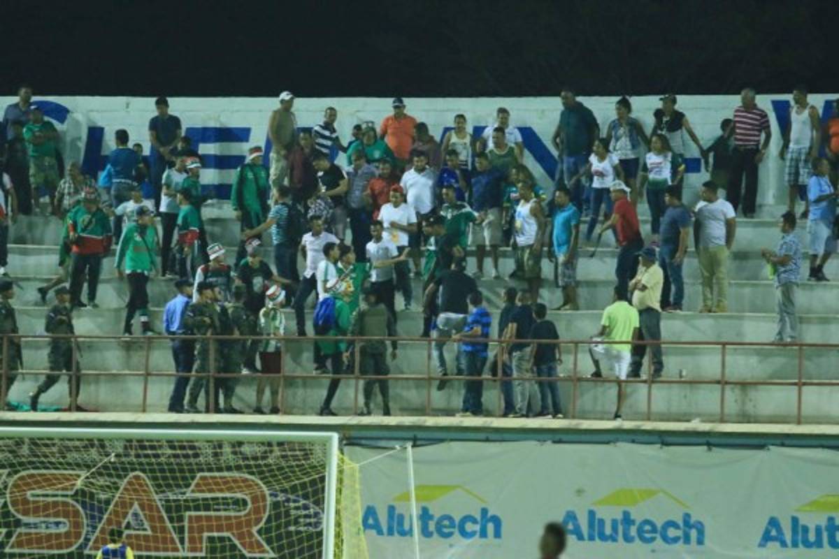 Juticalpa reprocha agresión de la barra del Marathón a sus aficionados y los declaran 'non grato'