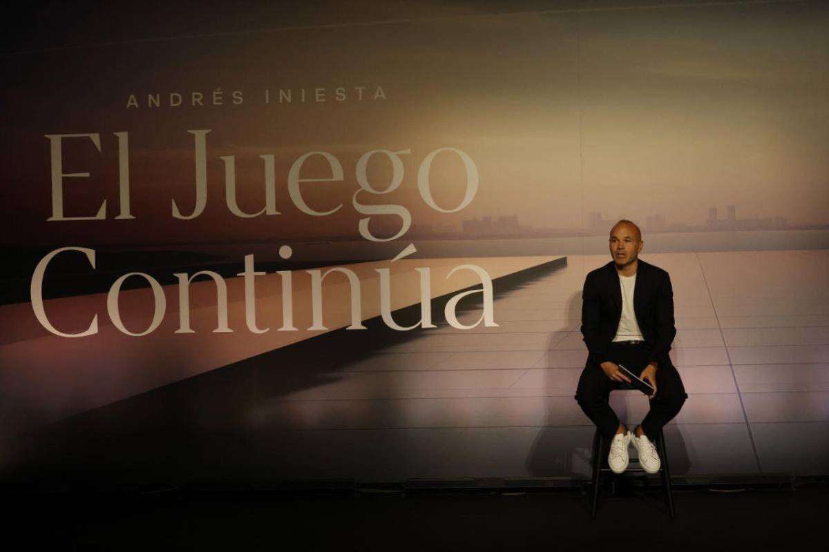 Iniesta no estuvo solo: las grandes figuras que llegaron a su emotiva despedida; Xavi y Laporta, cada uno por su lado