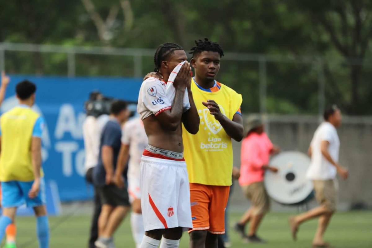 Vida desciende: ‘Chilo’ se derrumba, el llanto inquebrantable de Canales y el jugador que se escondió atrás de la meta para llorar