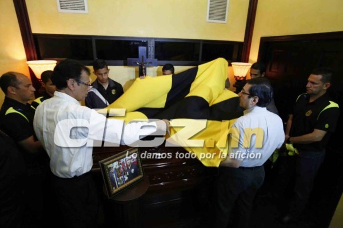 Así es el velatorio de Mario Verdial en San Pedro Sula