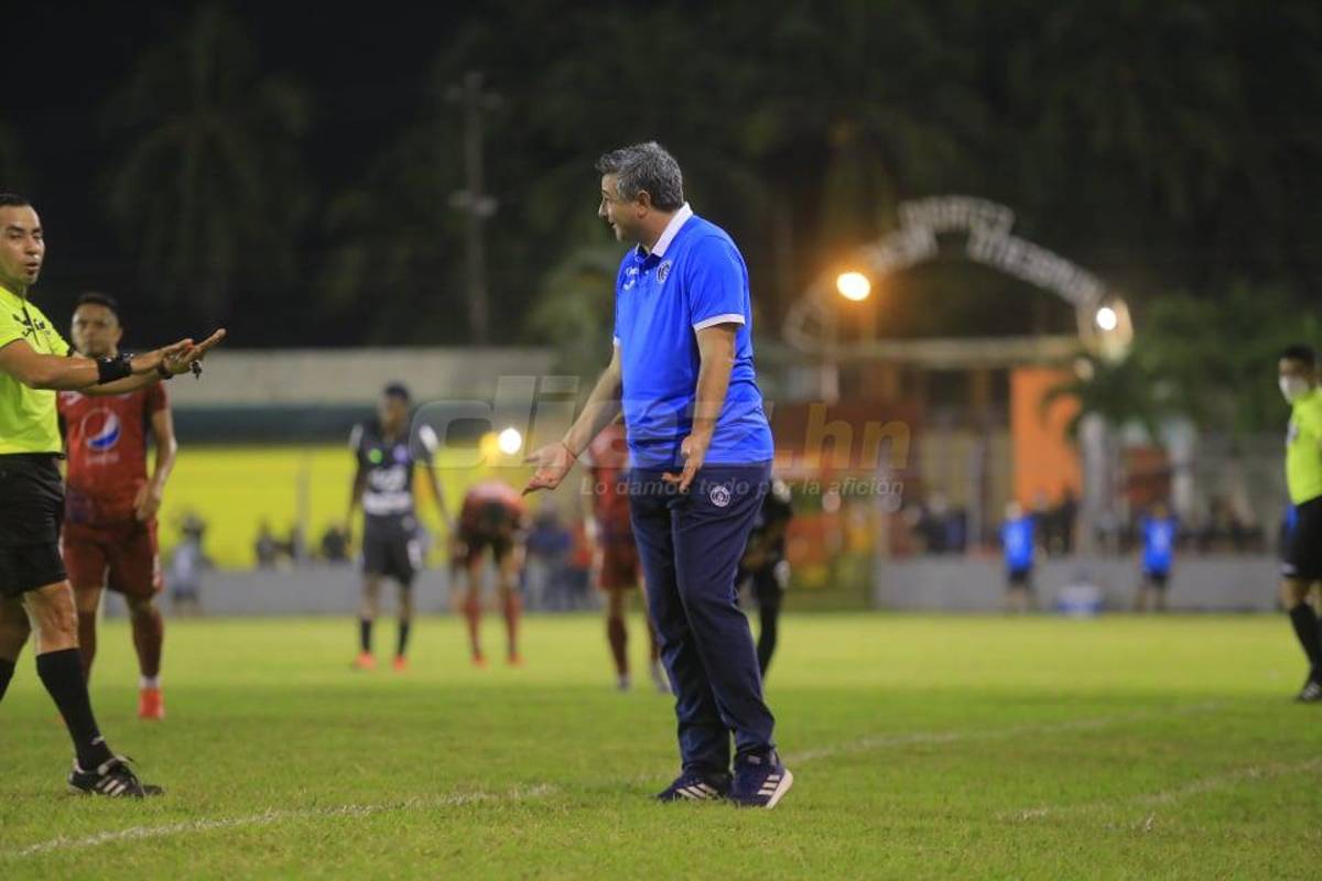 Las imágenes de la Jornada 1: Los reclamos de Diego Vázquez, el saludo de Lavallén y la alegría en La Ceiba