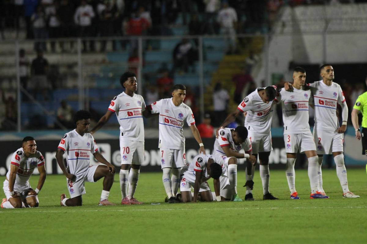 Alajuelense le pintó la cara, decepción en Olimpia al fallar en Copa Centroamericana 2025 y lágrimas al salir en camilla