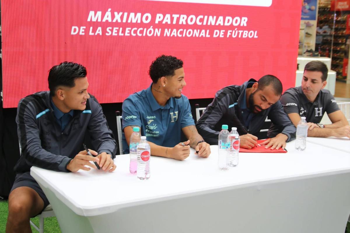 Ruiz se robó el show y 3 seleccionados sorprendieron en firma de autógrafos
