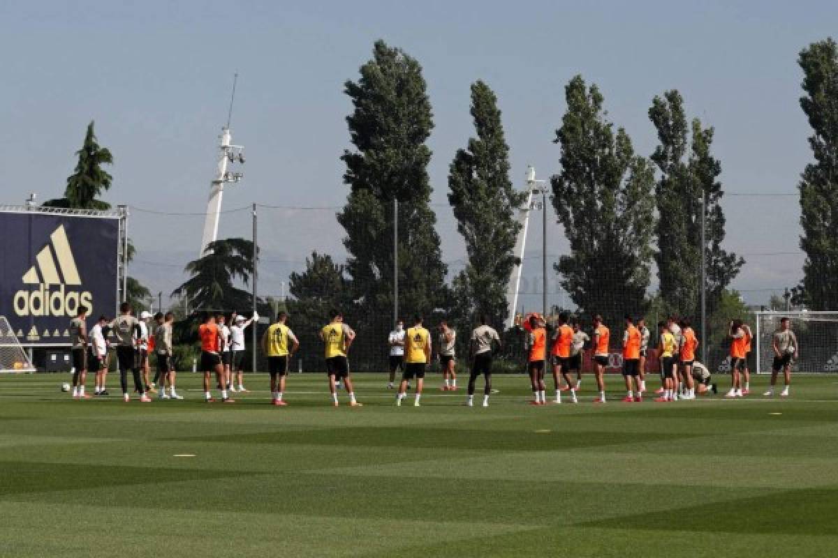 Fotos: El primer entrenamiento colectivo de Barcelona y Real Madrid post-coronavirus