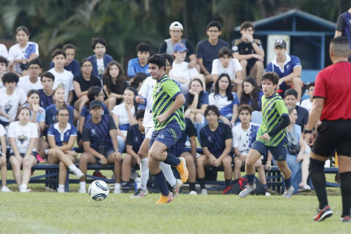 Una leyenda presente y exjugador como DT: ¡así es la fiesta del torneo ABSH de escuelas bilingües!