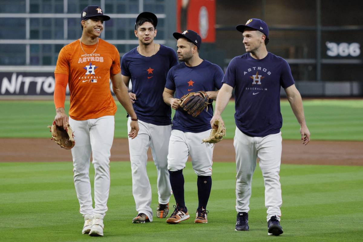 ¡Astros Campeones! Así se vivió el sexto juego de la Serie Mundial, Mauricio Dubón celebró con la bandera de Honduras