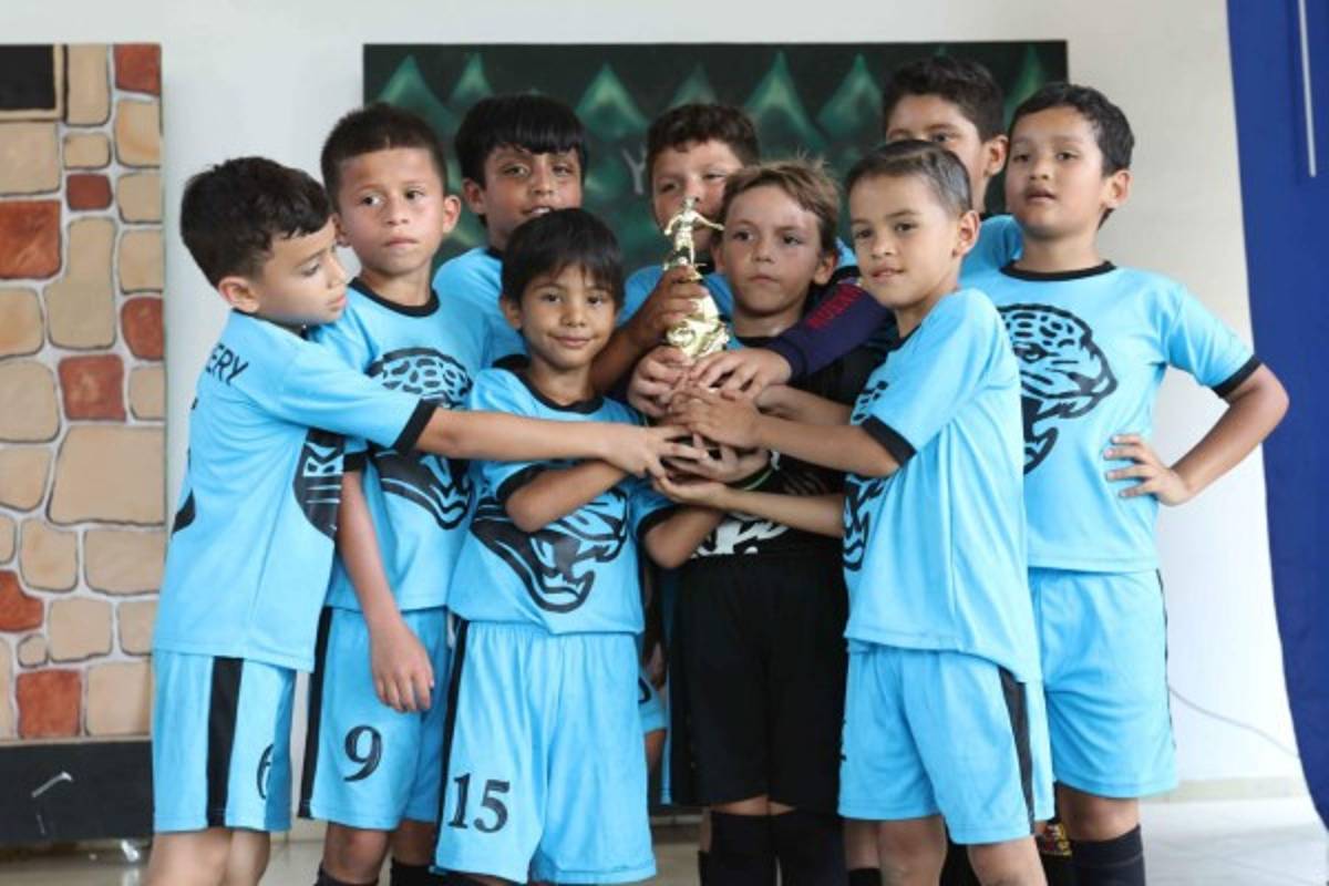 Pequeños derrocharon talento en el Soccer Festival en La Lima