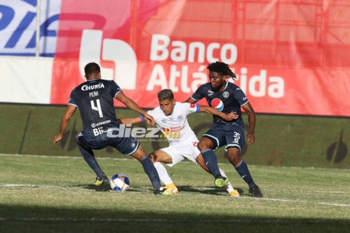 NO SE VIO EN TV: El abrazo de Diego y Troglio, Rubilio perdió el control y el festejo en el Olimpia