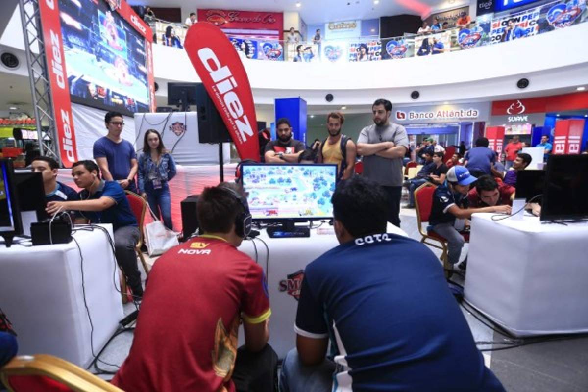 ¡Una locura! Así se vivió el torneo SMASH de DIEZ en Galerías del Valle