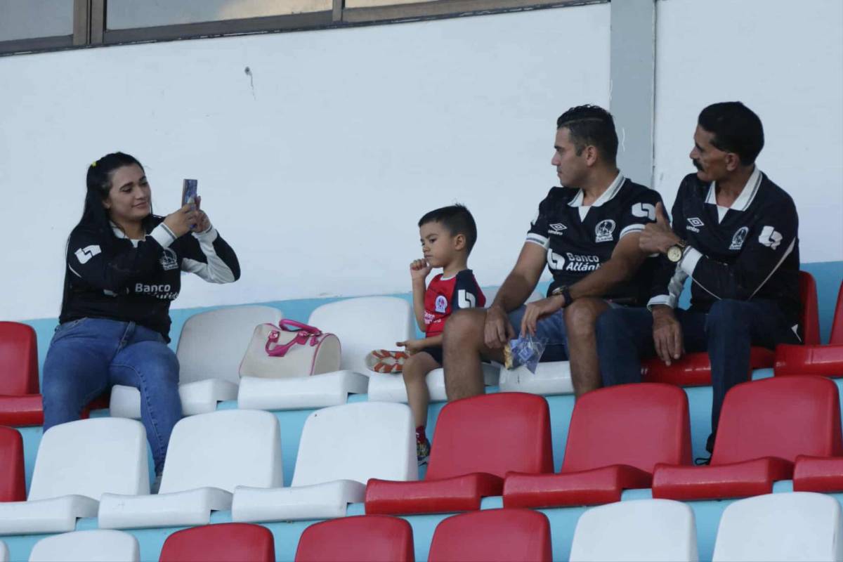 El gesto de Olimpia con Georgie Welcome, el que rompió su mala racha y fichaje se presentó ante la afición