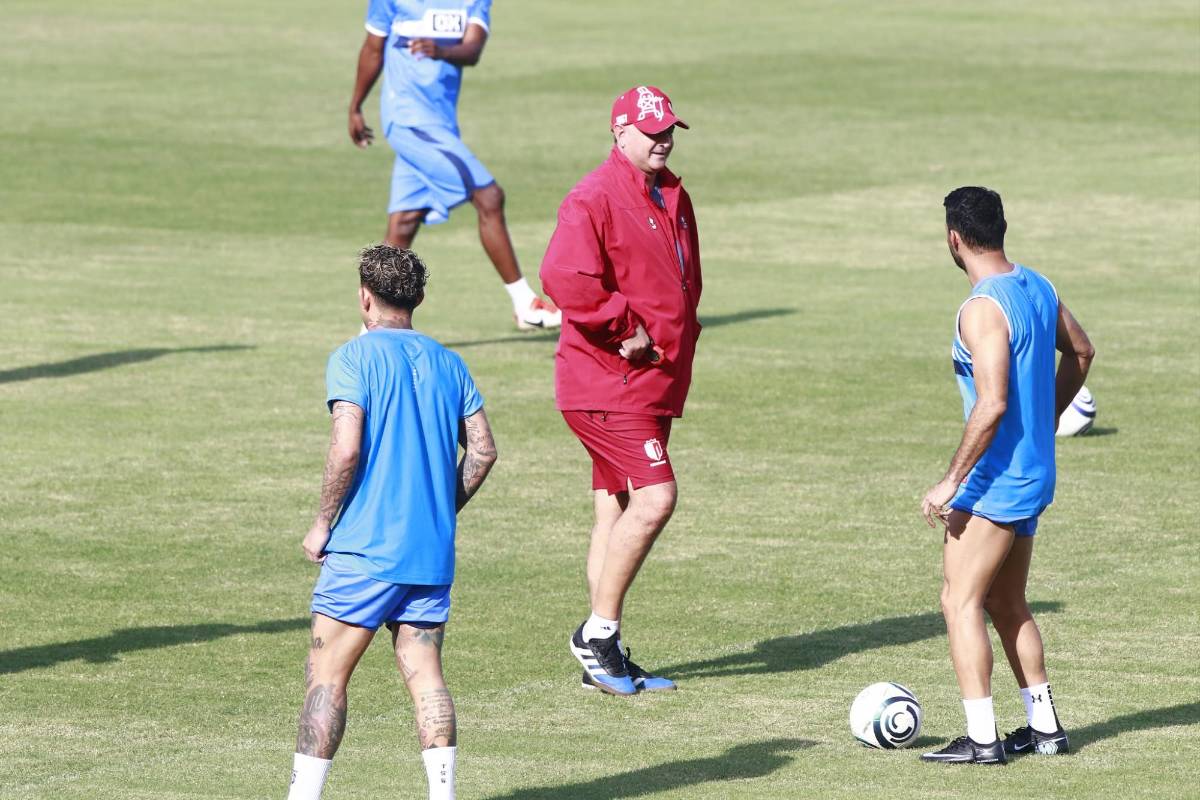 Diego regresa y dos hermosas periodistas roban miradas en el entreno de Real Estelí