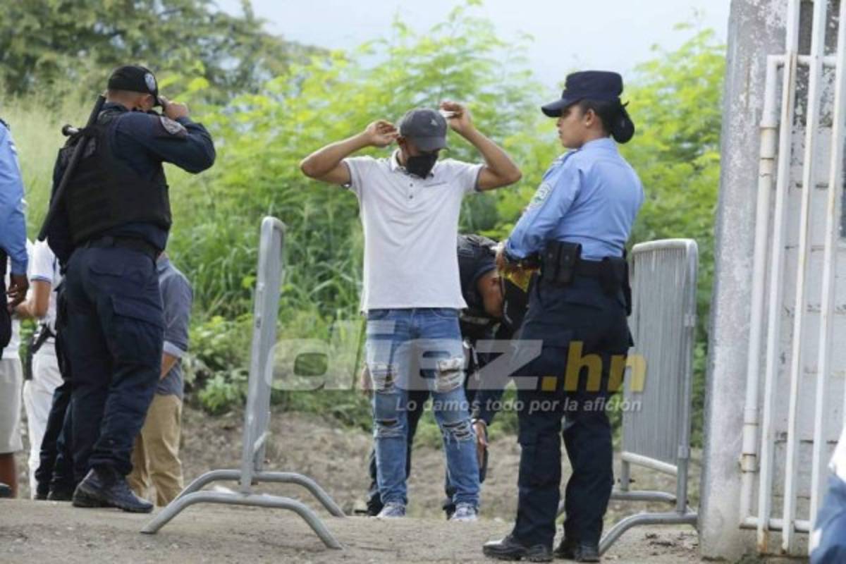 Honduras vs Panamá: El estadio Olímpico con lona, anillos de seguridad y primeros hinchas en llegar