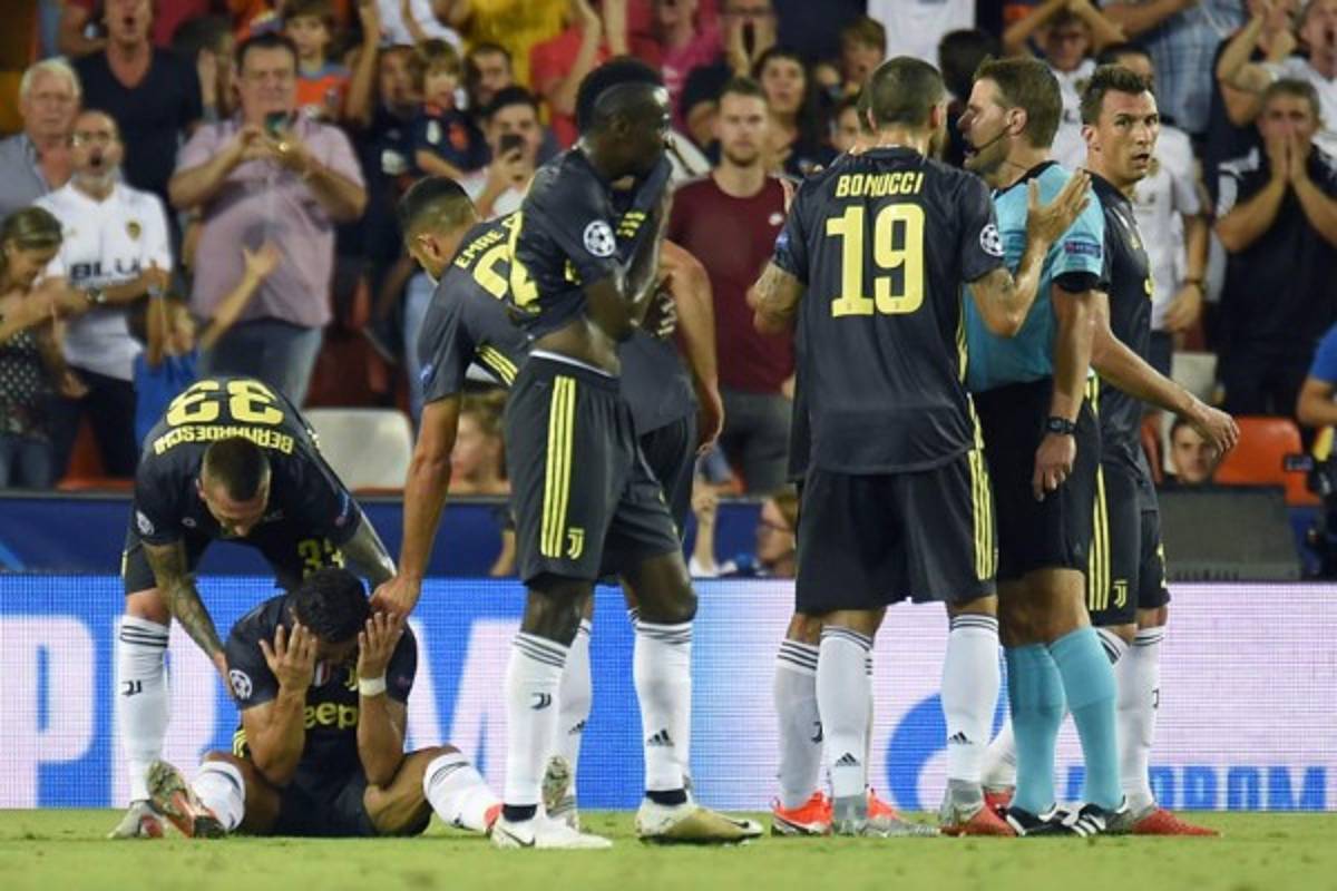 FOTOS: Cristiano Ronaldo se marcha del campo expulsado y llorando