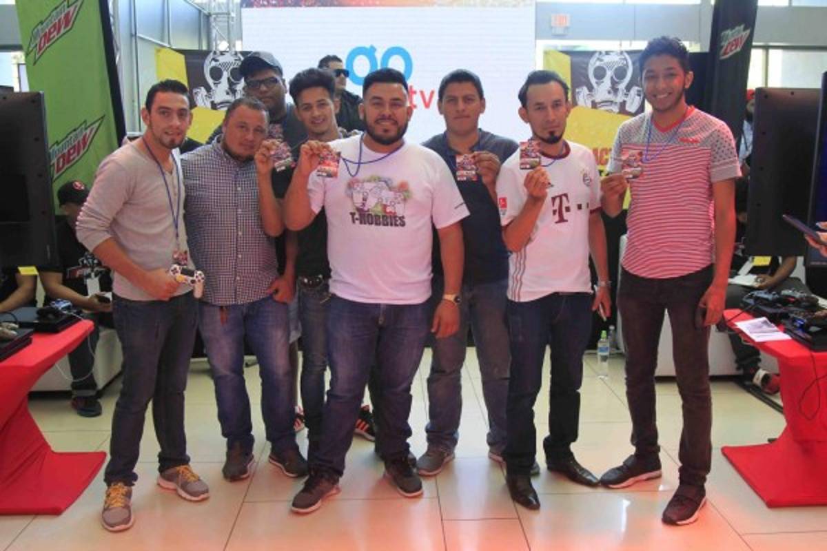 ¡AMBIENTAZO! Así se está viviendo el arranque del 'Rey del FIFÓN' organizado por DIEZ