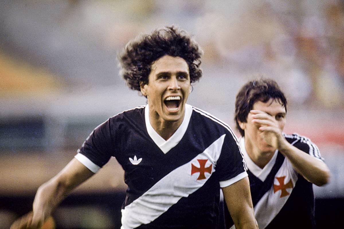 Cristiano se aleja de Messi con los 900 y Lewandowski suma: así quedó la tabla de máximos goleadores de la historia