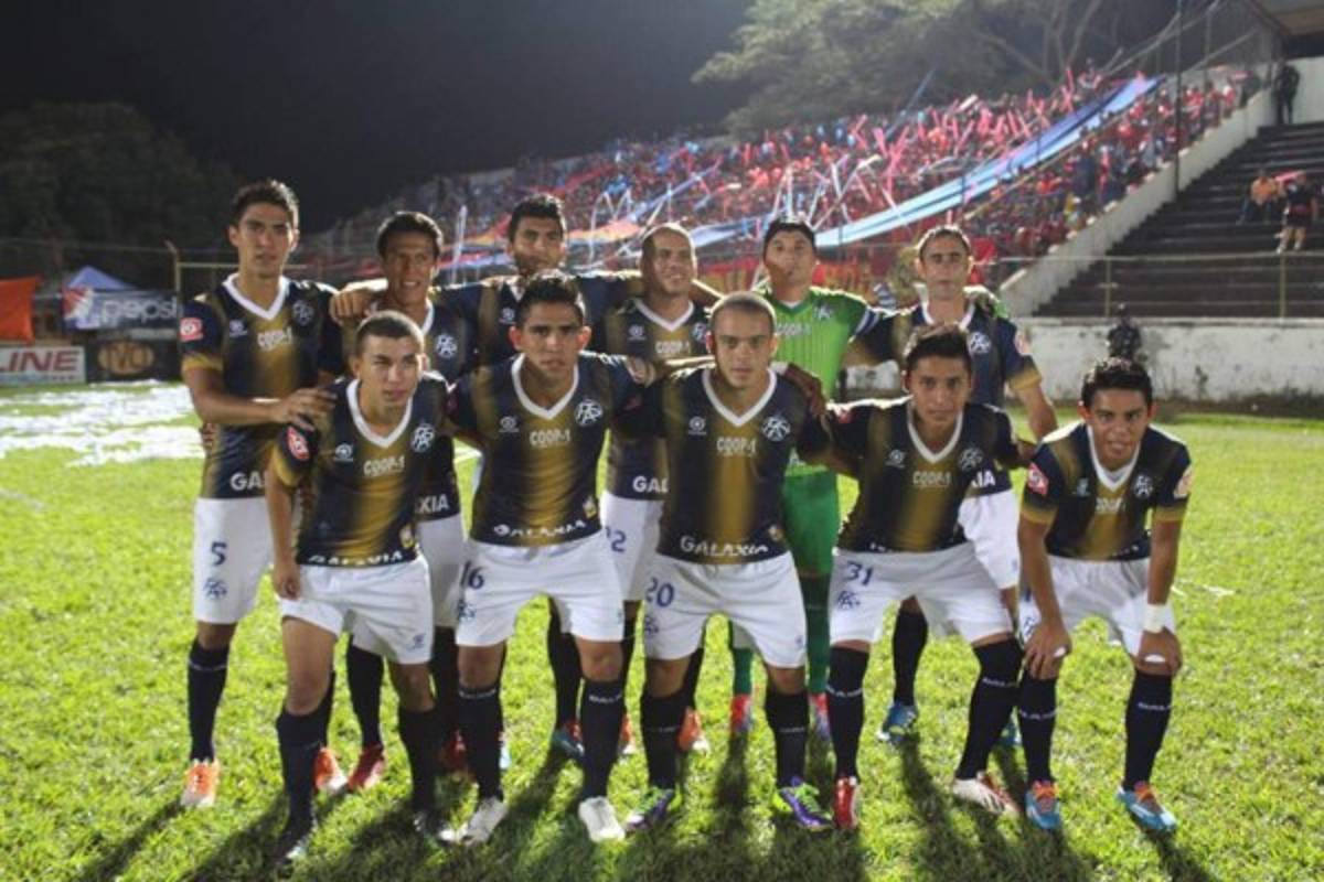 FAS viaja a los fogueos en Estados Unidos con 13 jugadores