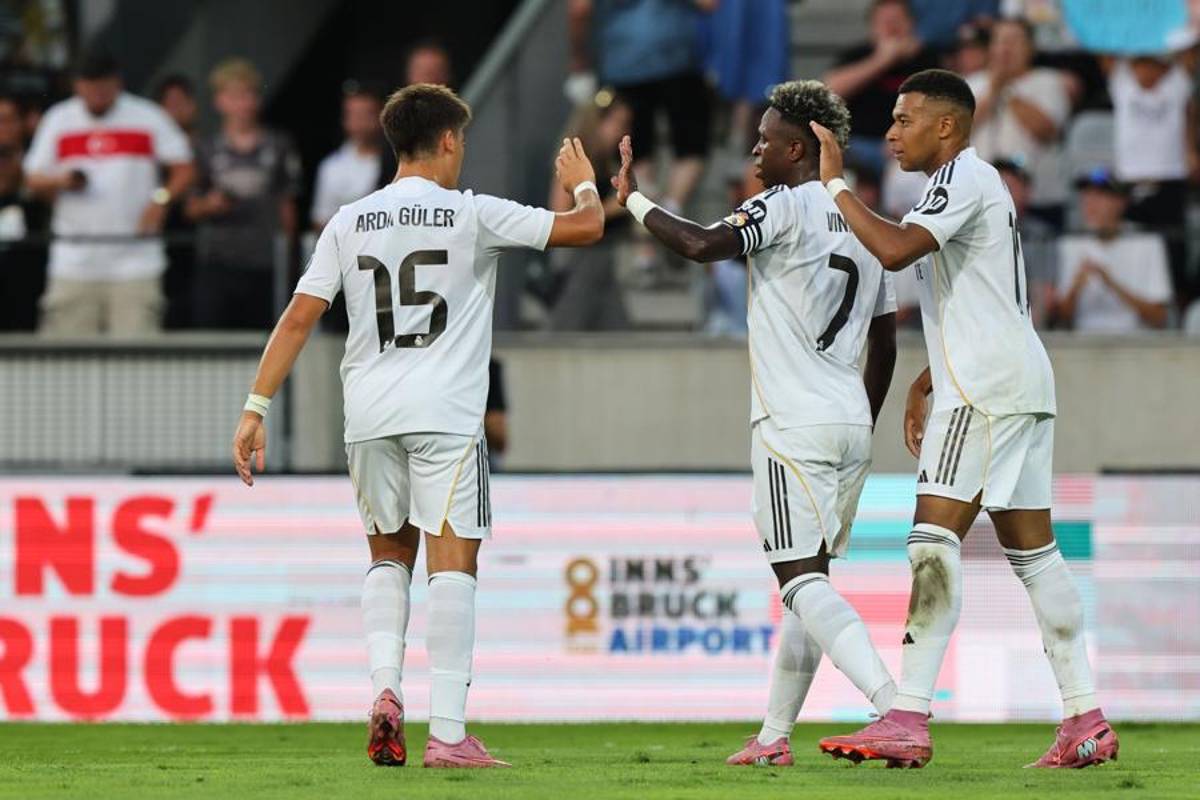 Un aficionado salta al campo y así reaccionó Mbappé; Arda Güler brilla y el debutante se lució con Real Madrid