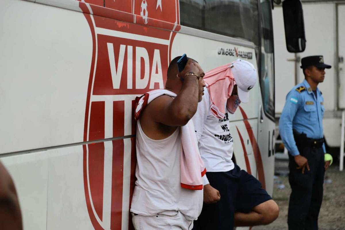 Vida desciende: ‘Chilo’ se derrumba, el llanto inquebrantable de Canales y el jugador que se escondió atrás de la meta para llorar