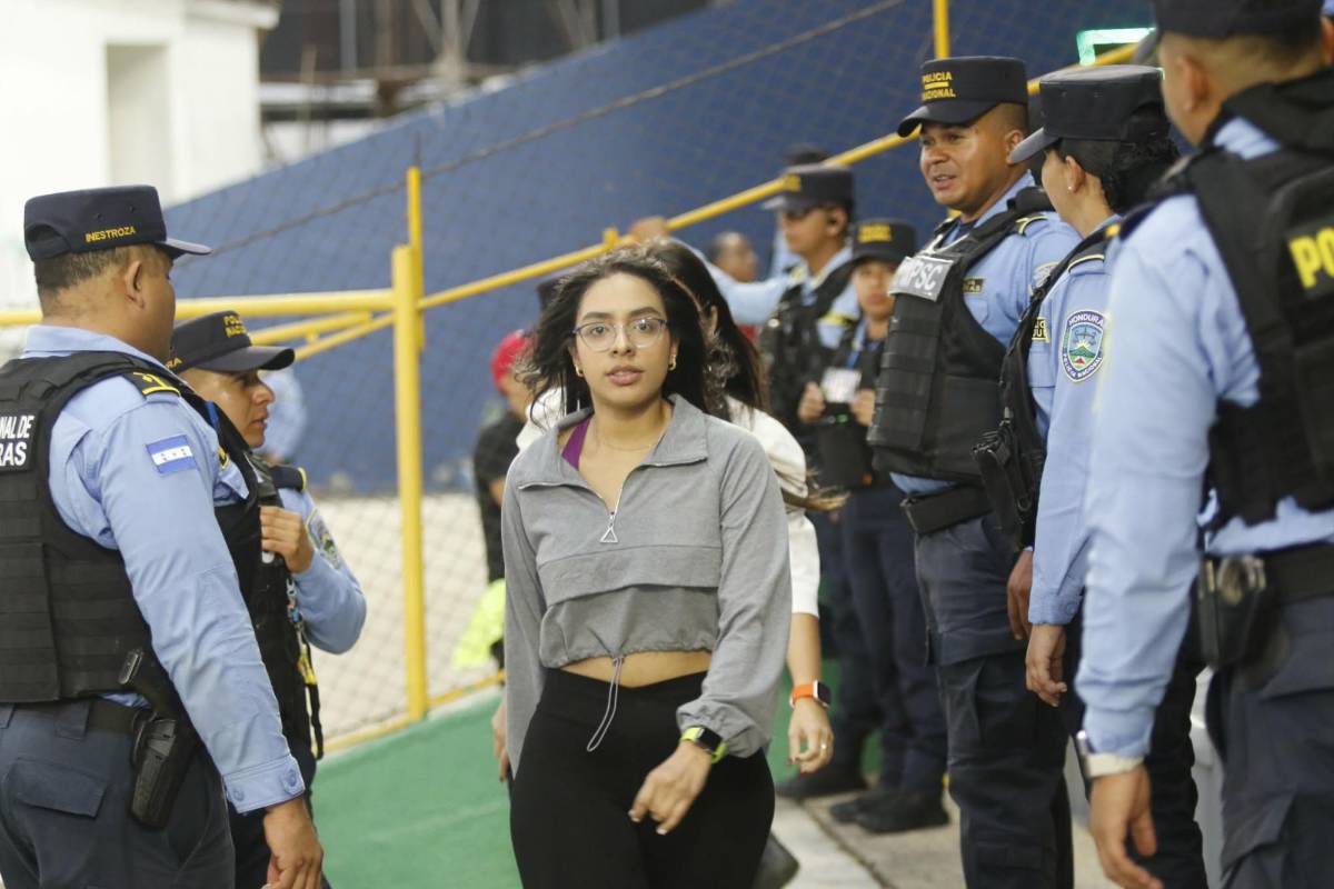 Clásico de bellezas: Aficionadas y edecanes enamoran en el Marathón vs Olimpia