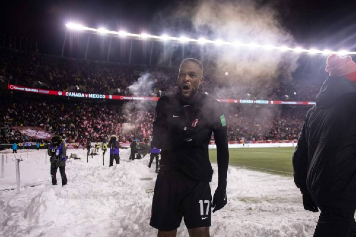 Fotos: Fiesta canadiense, bronca al final del partido y la tremenda frustración de los mexicanos