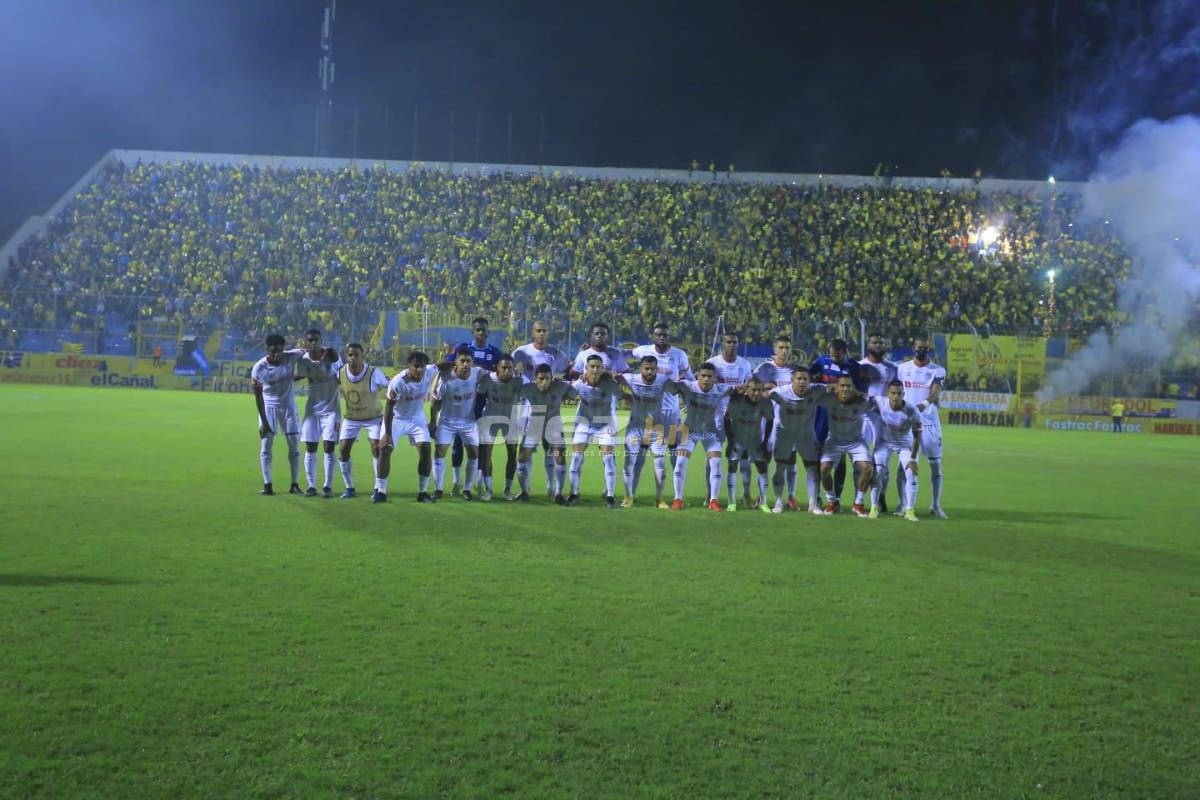 No lo viste en TV: Las hermanas que son novias de dos figuras de Olimpia, el llanto de futbolistas de Real España y la ‘gaseada’ a los albos