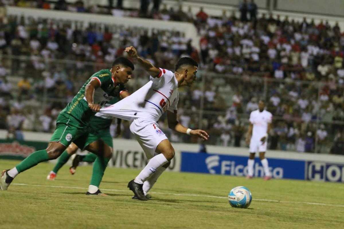 ¿Entró la barra del Olimpia? Infiltrados, Platense llevó bellezas a las gradas y así se quitó la ansiedad Chirinos
