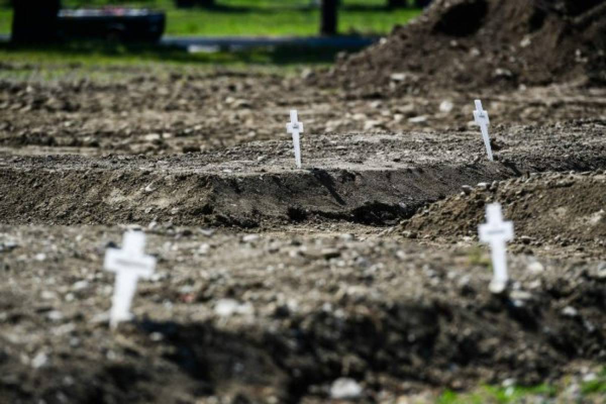 Así es el Campo 87: El cementerio donde entierran a las víctimas del coronavirus que nadie reclama