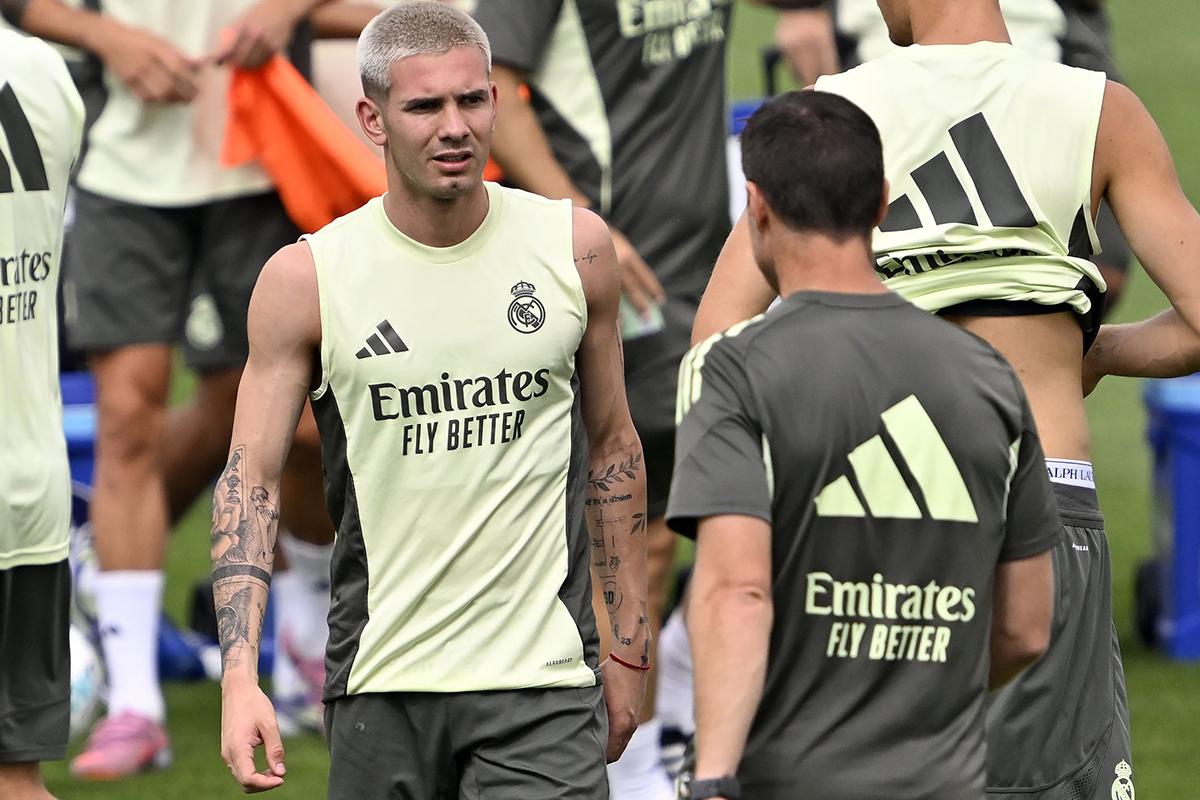 Xabi Alonso lo marginó y Real Madrid tiene una oferta que no esperaba: 50 millones por su traspaso