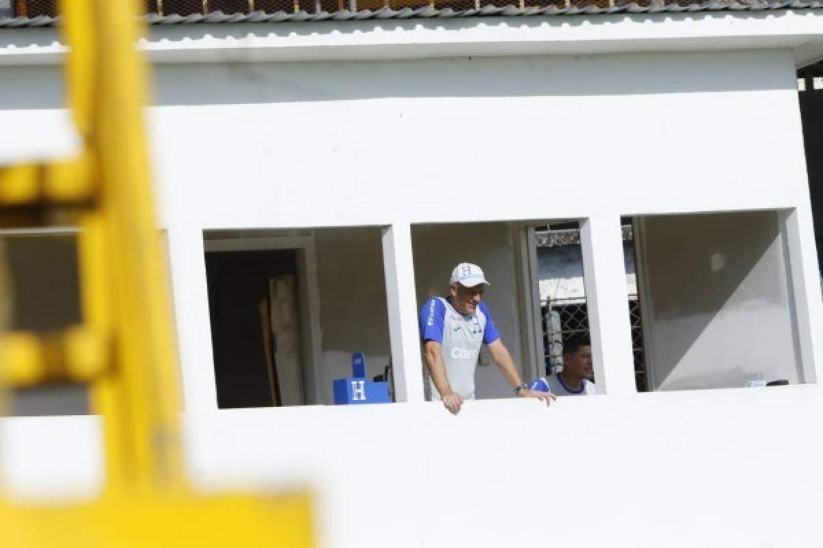 FOTOS: Fortaleza física y bajo fuerte calor se entrena la Sub-23; Coito observa y Falero trabaja en cancha