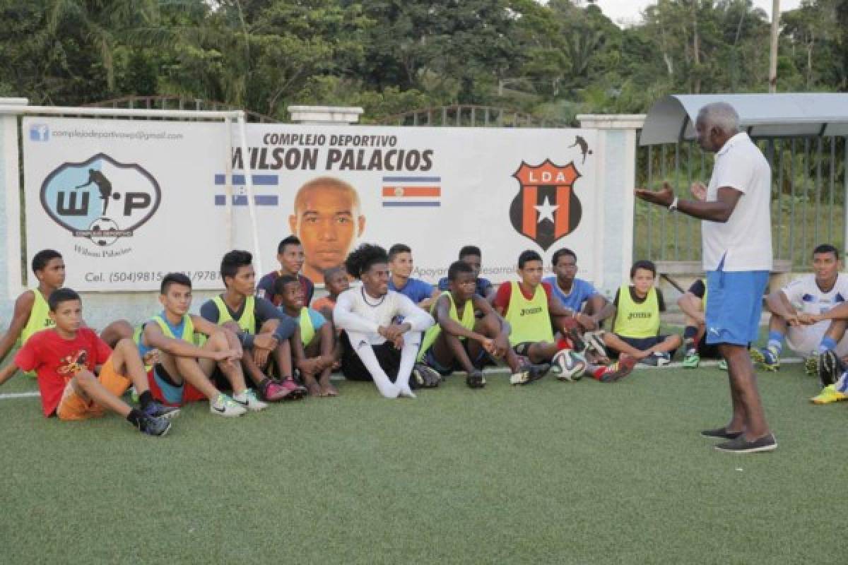 Futbolistas hondureños que han ayudado a su familia y a los más necesitados