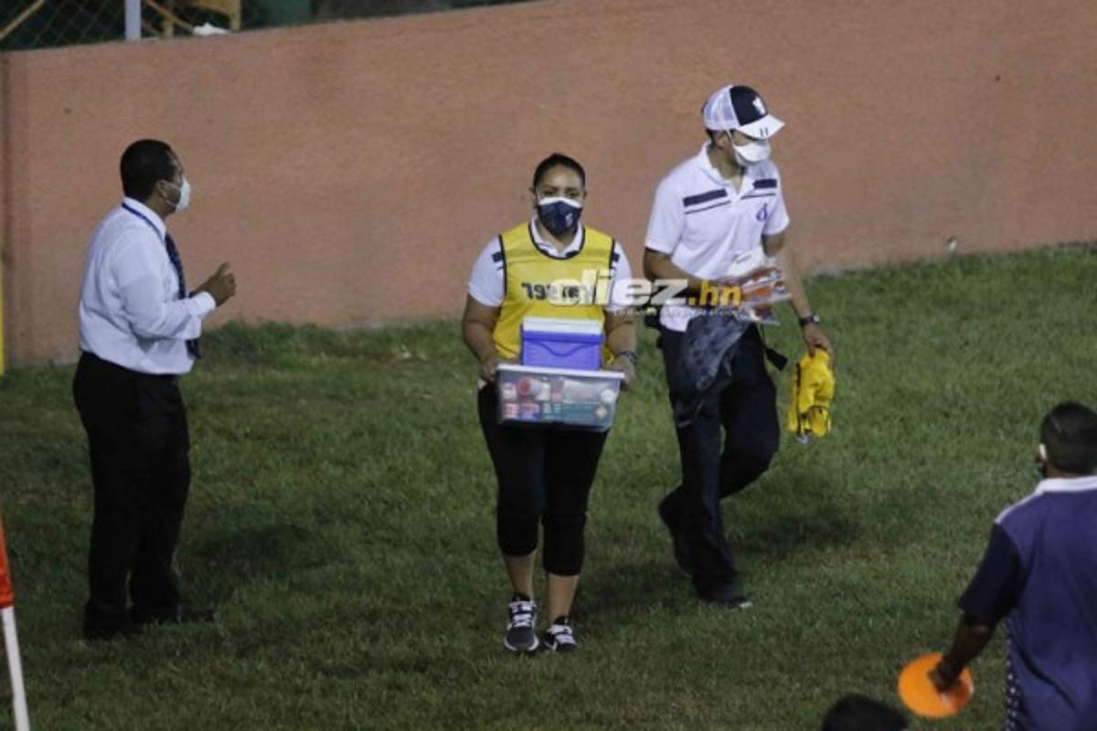 No se vio en TV: Festejo de Diego, la fisioterapeuta del Honduras Progreso y Vargas increpó al árbitro